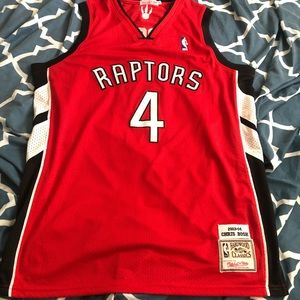 Men’s Toronto Raptors jersey (Chris Bosh)